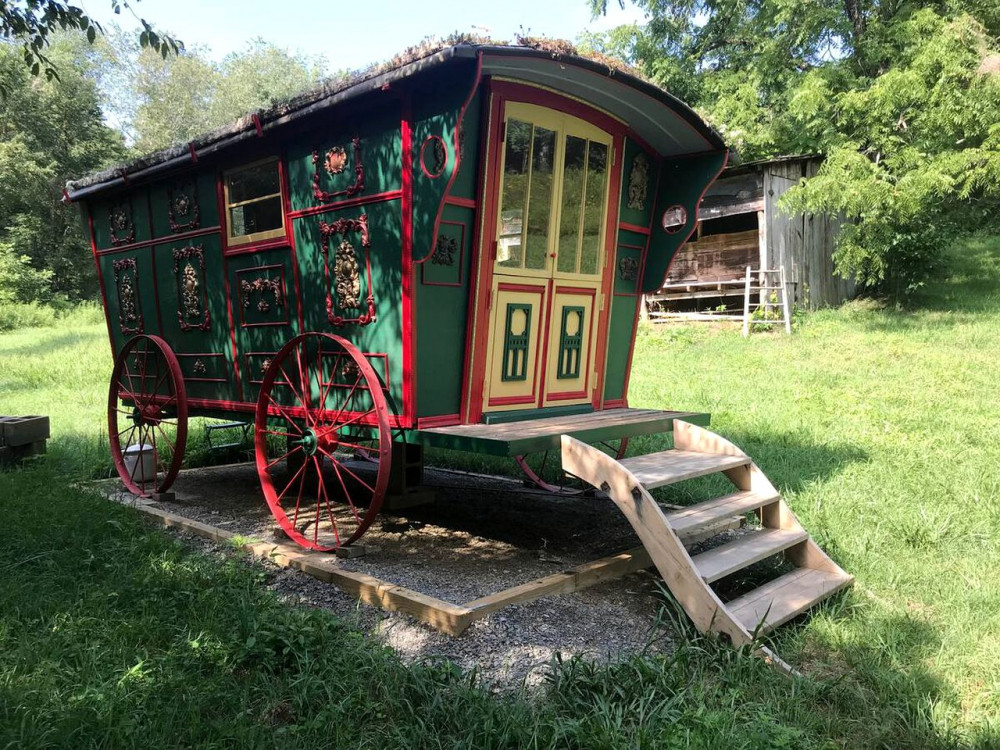 A quick but reliable shelter when on the road.