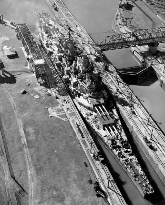 Missouri passing through the Panama Canal, October 13, 1945