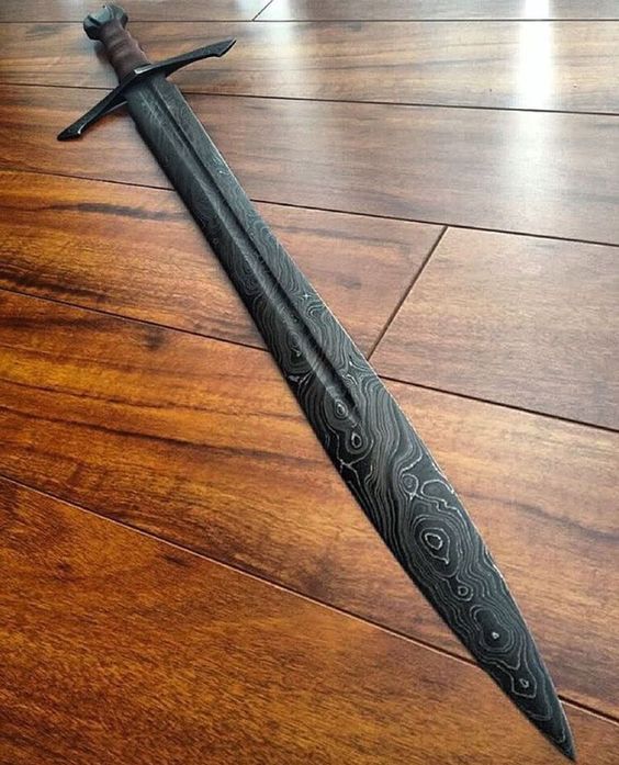 A blade made of Dragonsbane metal, one of the rarest materials to own. It is immune to magical damage, however goes unused, always staying by his side. Why doesn't he use it? Why does he only use Fell Stinger? Who knows...