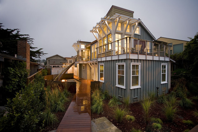 An ocean front property in San Fransisco, California.