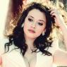 (Model: Kat Dennings)