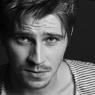 (Model: Garrett Hedlund)